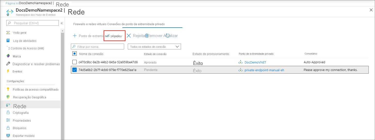 Captura de tela que mostra a guia Conexões de ponto de extremidade privado com o botão Aprovar realçado.