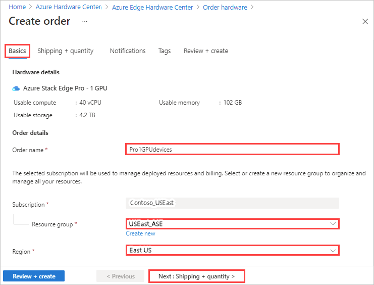 Captura de ecrã do separador Noções básicas para introduzir um nome de encomenda, grupo de recursos e região para uma encomenda do Centro de Hardware de Borda do Azure