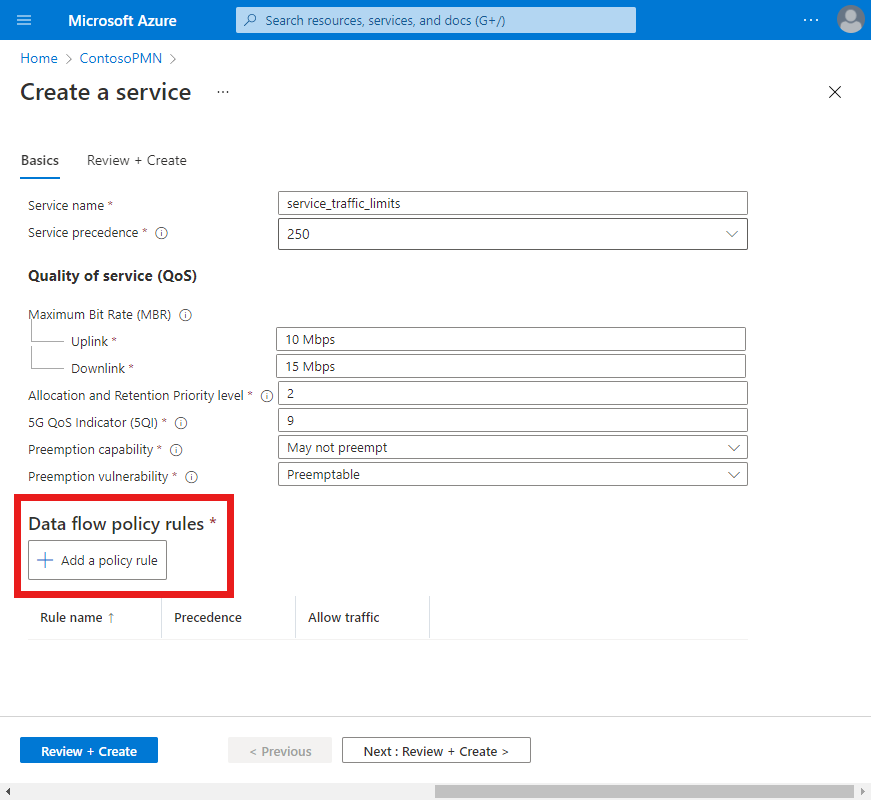 Captura de ecrã do portal do Azure a mostrar o ecrã Criar um serviço com a configuração de limitação de tráfego. O botão Adicionar uma regra de política está realçado.