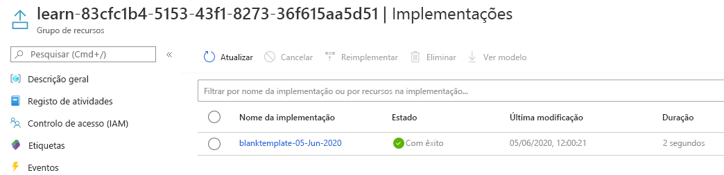 Interface do portal do Azure para as implementações com uma implementação listada e um estado de êxito.