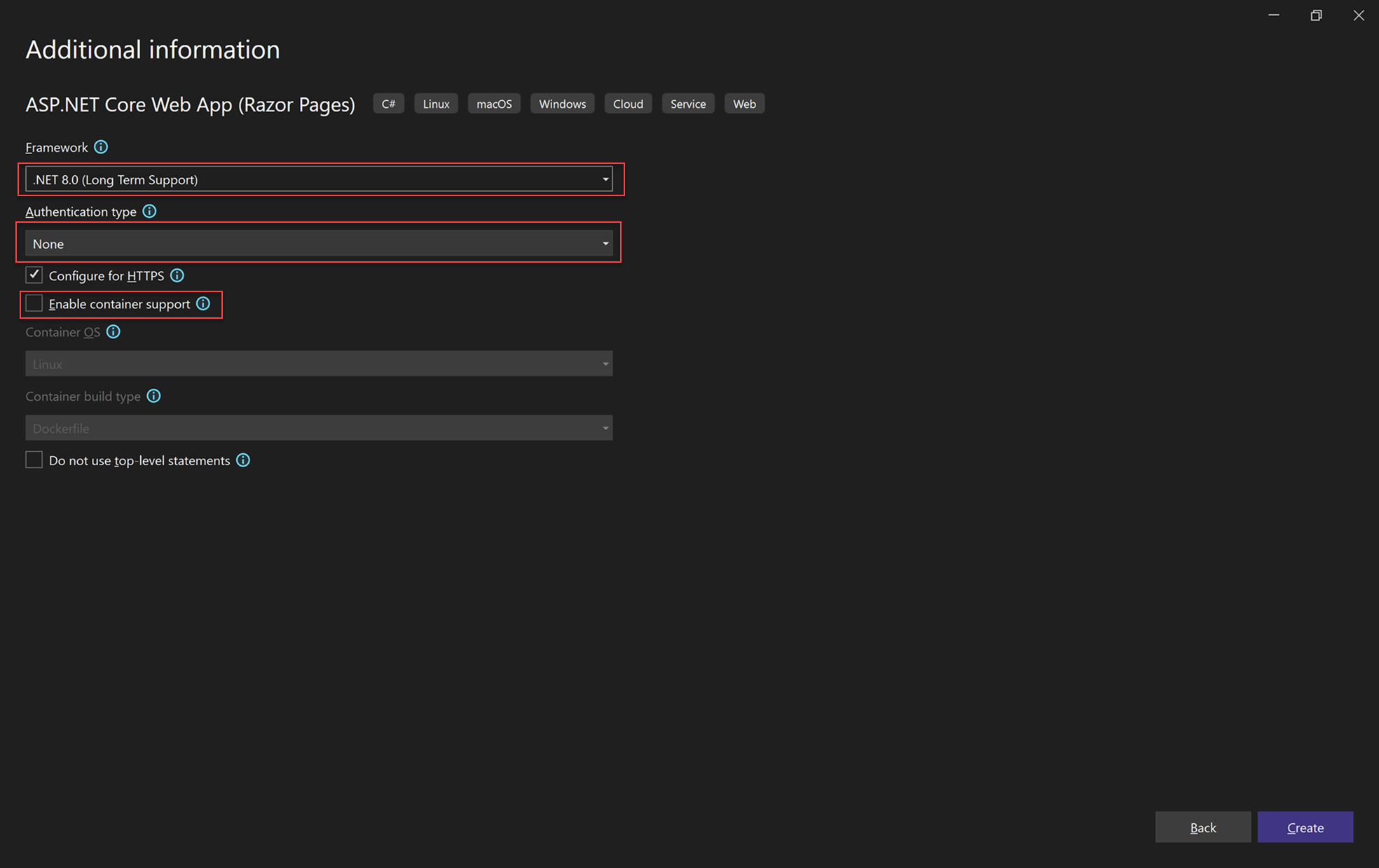 Captura de tela que mostra as configurações padrão na janela Informações adicionais onde a estrutura de destino está definida como .NET 8.0.