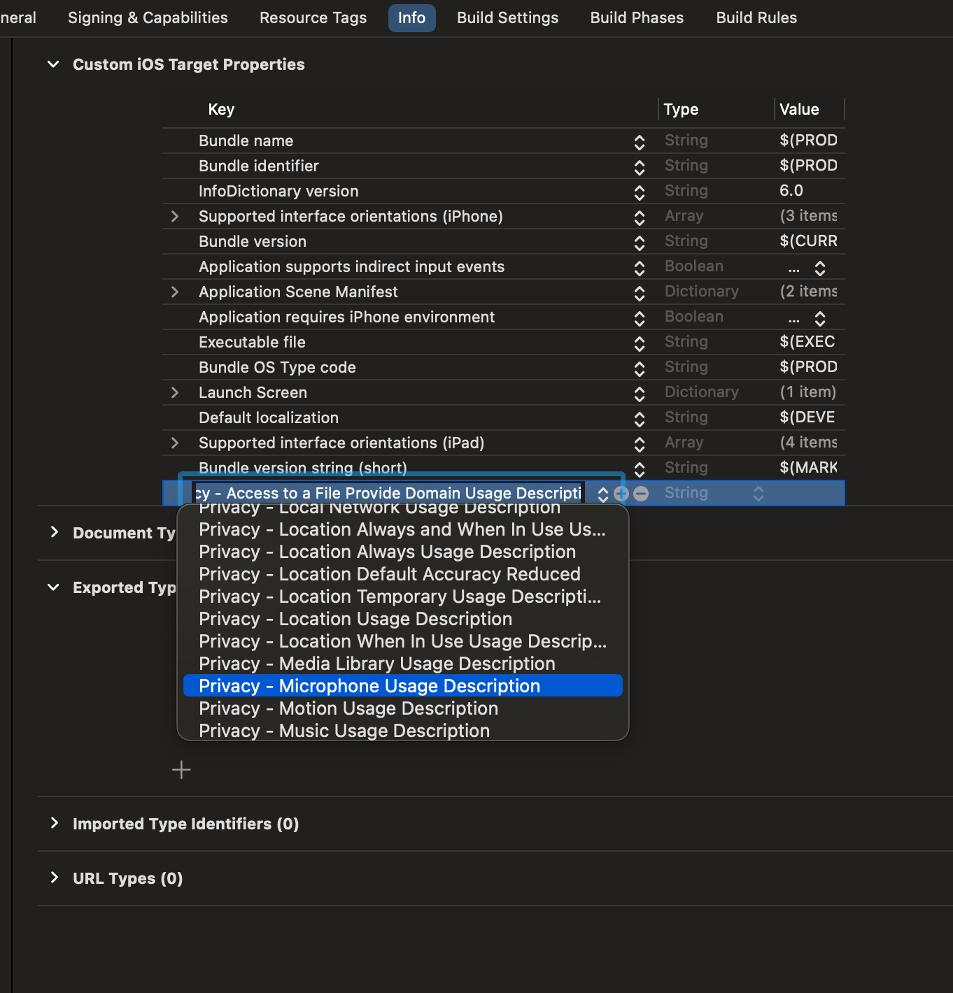 顯示在 Xcode 中新增麥克風使用量的螢幕快照。