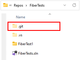 Git 資料夾、Git 忽略檔案，以及 Windows 檔案總管中的 Git 屬性檔案螢幕快照。