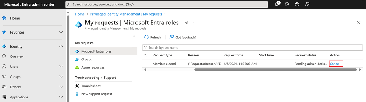 此螢幕擷取畫面顯示 Microsoft Entra 角色 - 擱置要求頁面，其中列出擱置中要求，以及 [取消] 的連結。