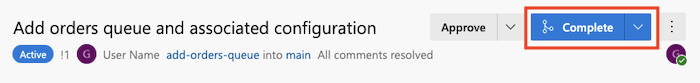 Azure DevOps 的螢幕擷取畫面，其中顯示提取要求的 [完成] 按鈕。